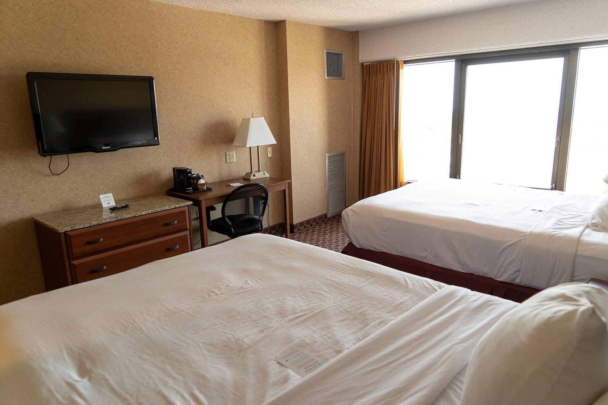 Ramada By Wyndham Downtown & Convention Center