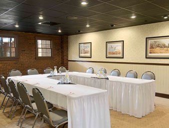 Ramada By Wyndham Downtown & Convention Center Hotel Topeka