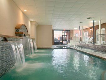 Hotel Ramada By Wyndham Downtown & Convention Center 3*