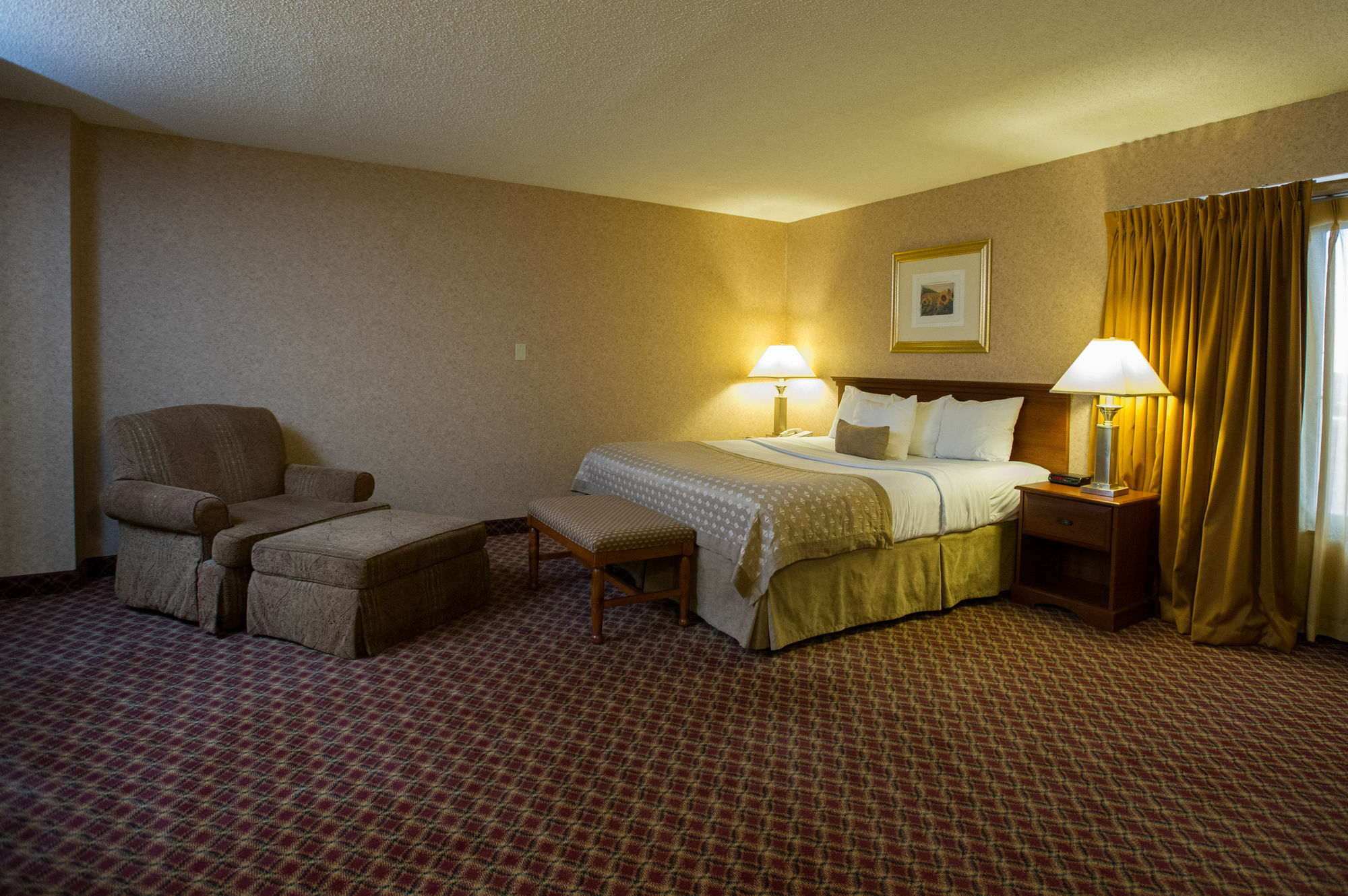 Ramada By Wyndham Downtown & Convention Center