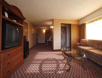 Ramada By Wyndham Downtown & Convention Center Hotel