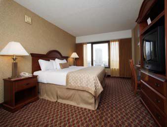 Ramada By Wyndham Downtown & Convention Center 3*