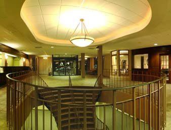 Hotel Ramada By Wyndham Downtown & Convention Center Topeka