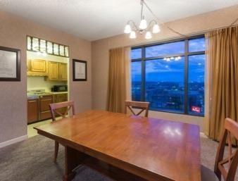 Ramada By Wyndham Downtown & Convention Center